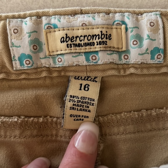 Abercrombie stretchy shorts - Picture 3 of 3